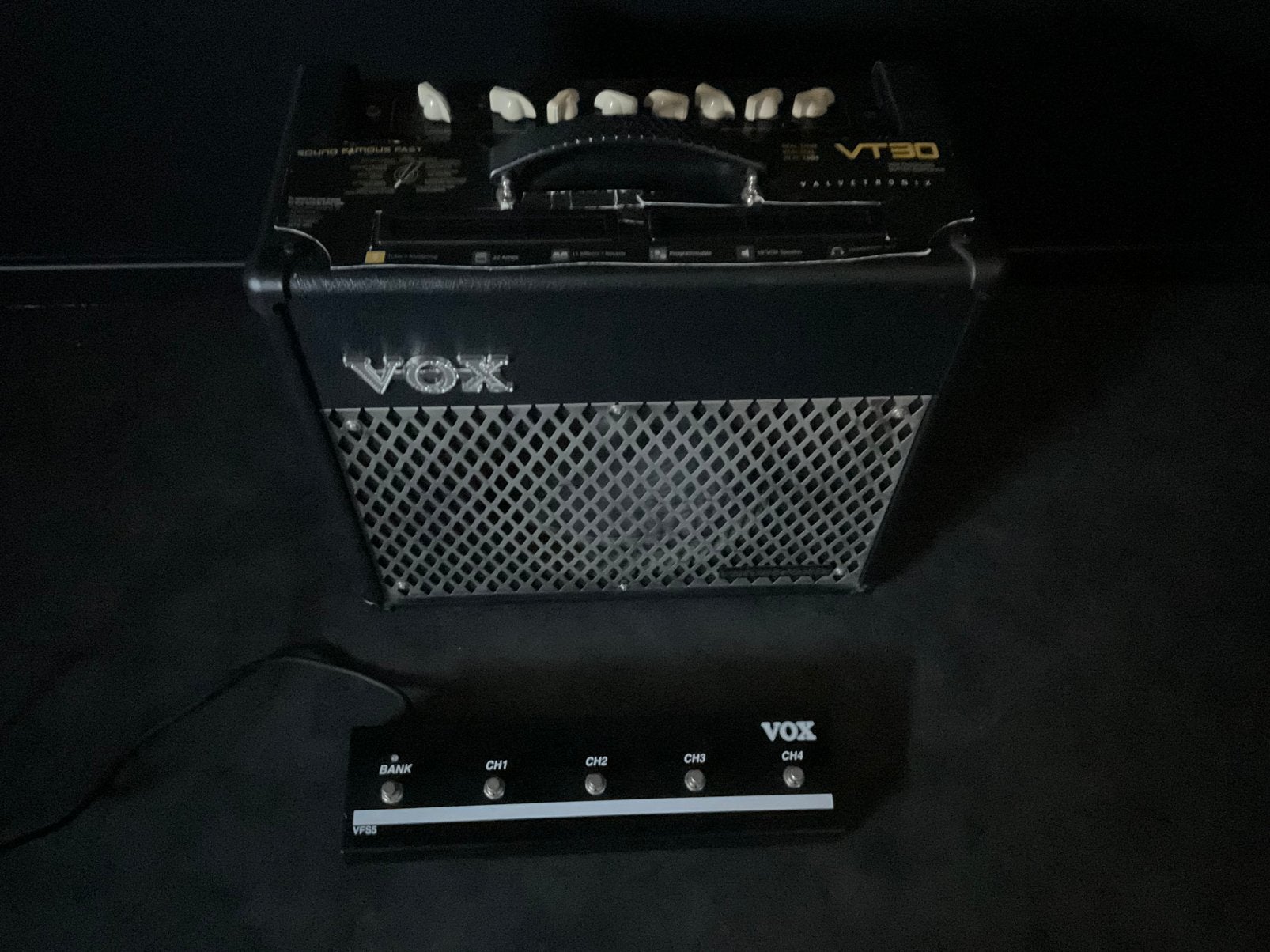 VOX VT30 en VOETPEDAAL VFS5, Muziek en Instrumenten, Ophalen, Zo goed als nieuw