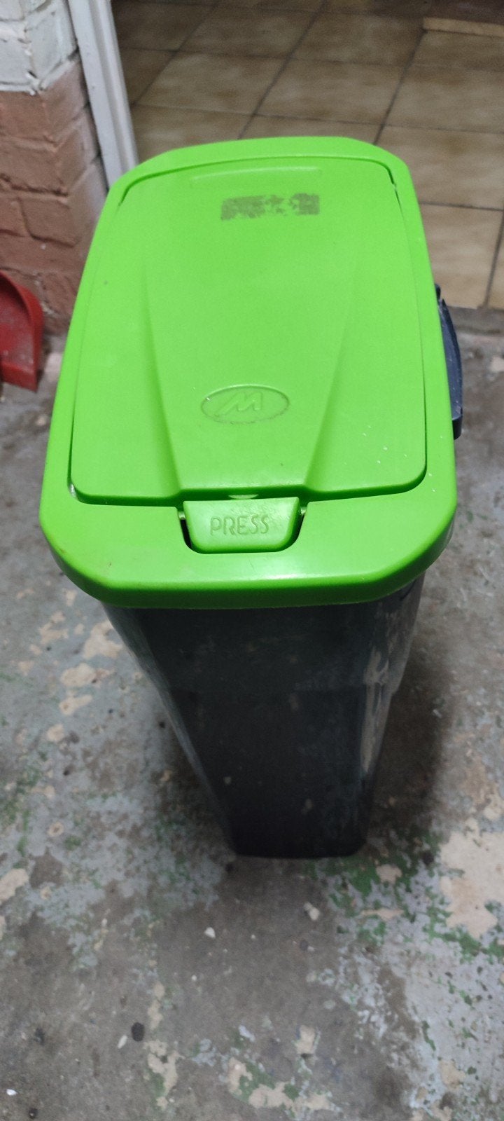 poubelle a vendre, Enlèvement