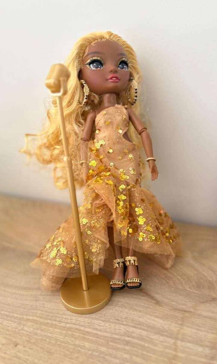 Rainbow High, Ophalen of Verzenden, Zo goed als nieuw, Fashion Doll