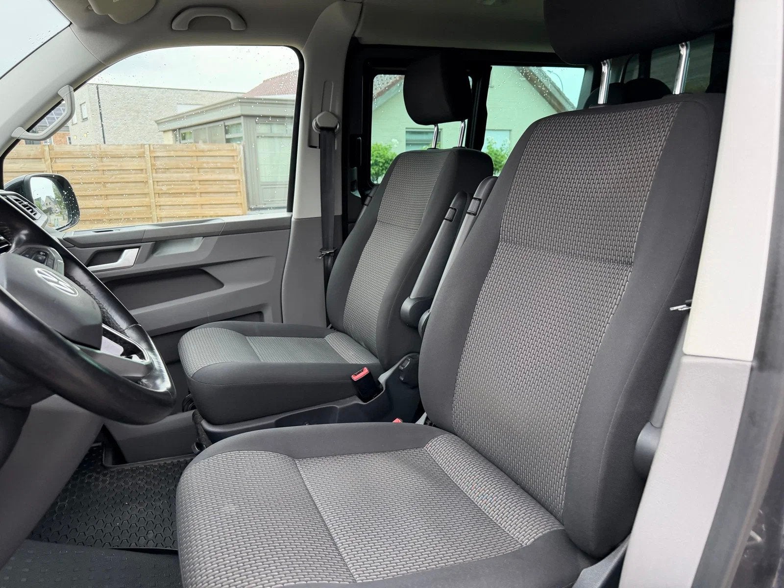 Volkswagen T6 TRANSPORTER Dubbele Cabine 5 zitplaatsen Licht, Automaat, Adaptive Cruise Control, Stof, Gebruikt