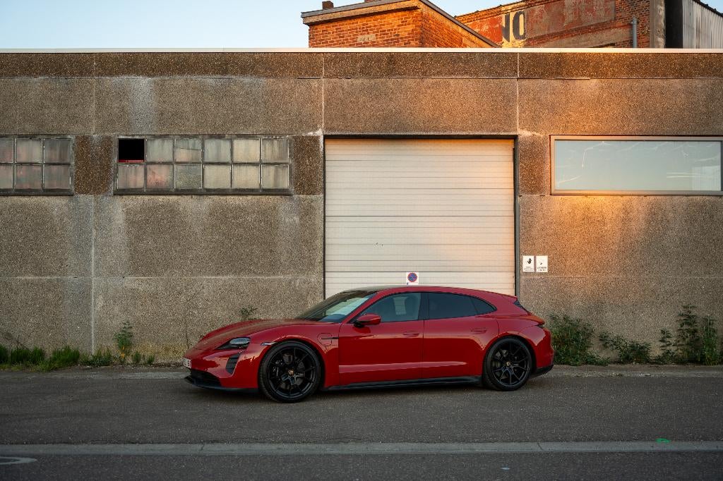 Porsche Taycan GTS S/T - Burmester - Full Option, Rouge, Cuir et Alcantara, Achat, Euro 6