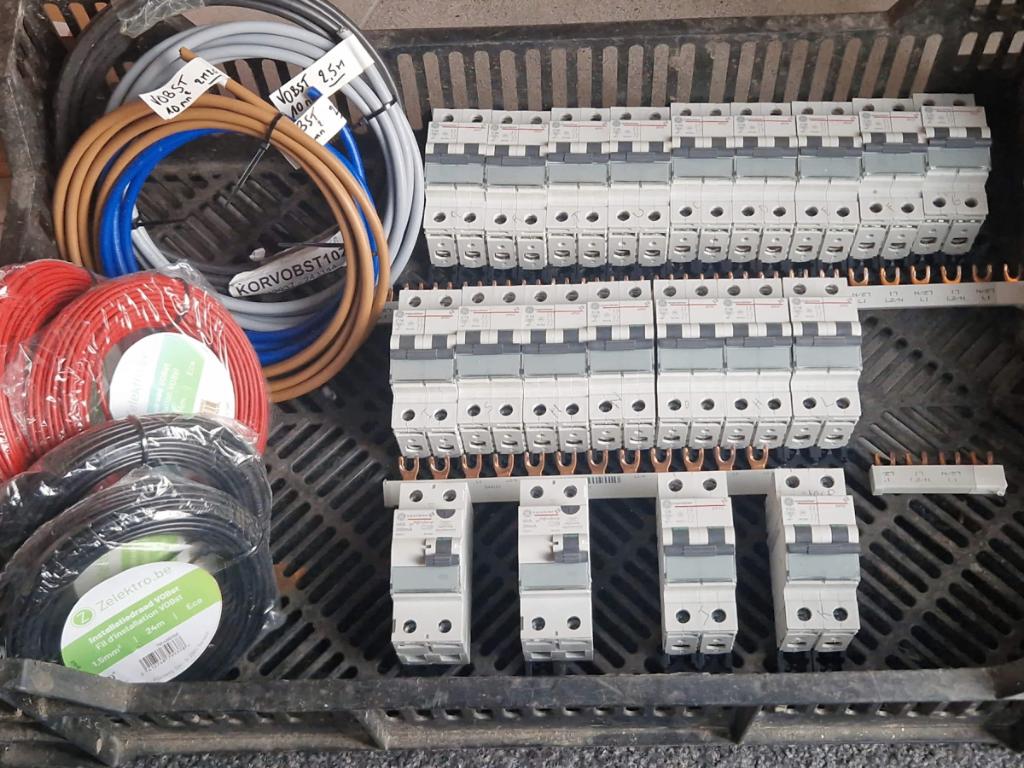 Automaten, Differentieels en VOBst kabel, Ophalen, Zo goed als nieuw, Overige typen