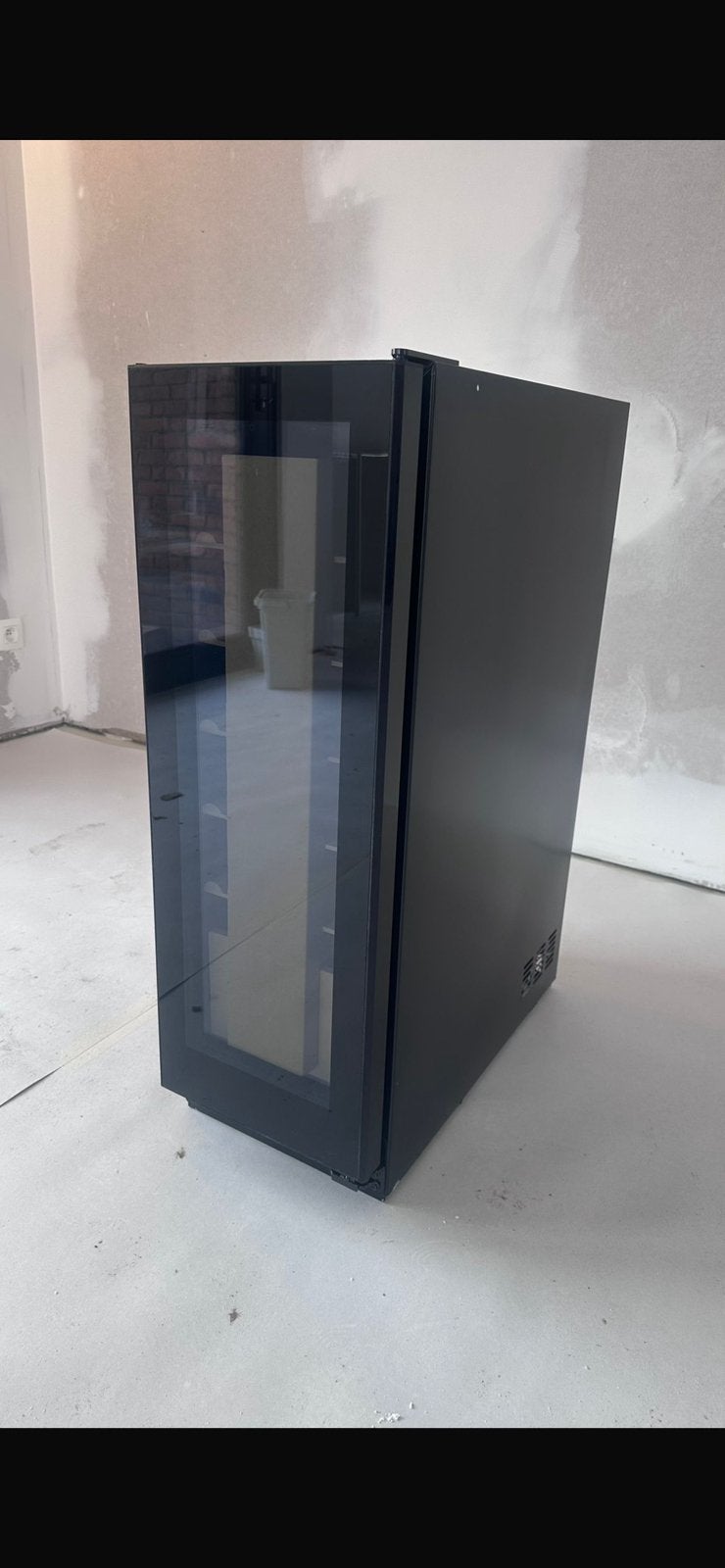 Gloednieuwe Wijnkoeler (nooit gebruikt), Zonder vriesvak, Minder dan 45 cm, 100 tot 150 liter, Nieuw