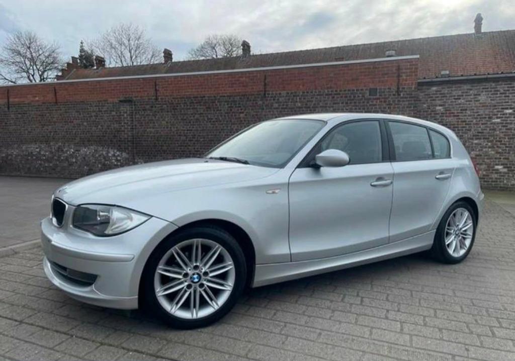 BMW 116i, Auto's, BMW, Handgeschakeld, 5 deurs, Euro 4, Zilver of Grijs