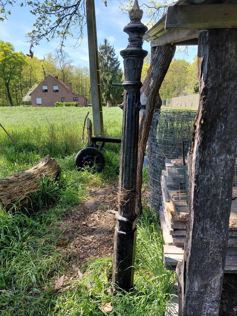 Gietijzer paal, Enlèvement