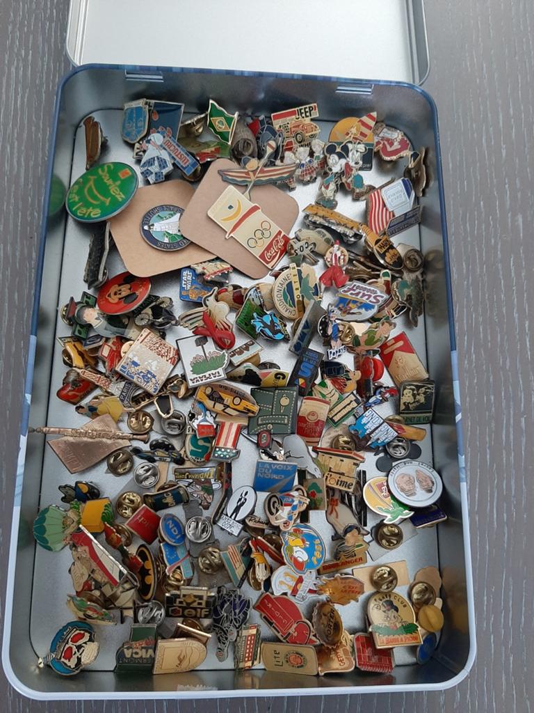 Collection d'épingles (beaucoup d'anciennes épinglettes fran, Enlèvement ou Envoi