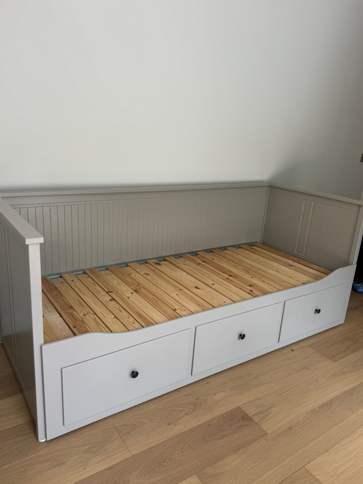 Lit ikea Hemnes sans matelas, Bleu, Une personne, Comme neuf, Enlèvement