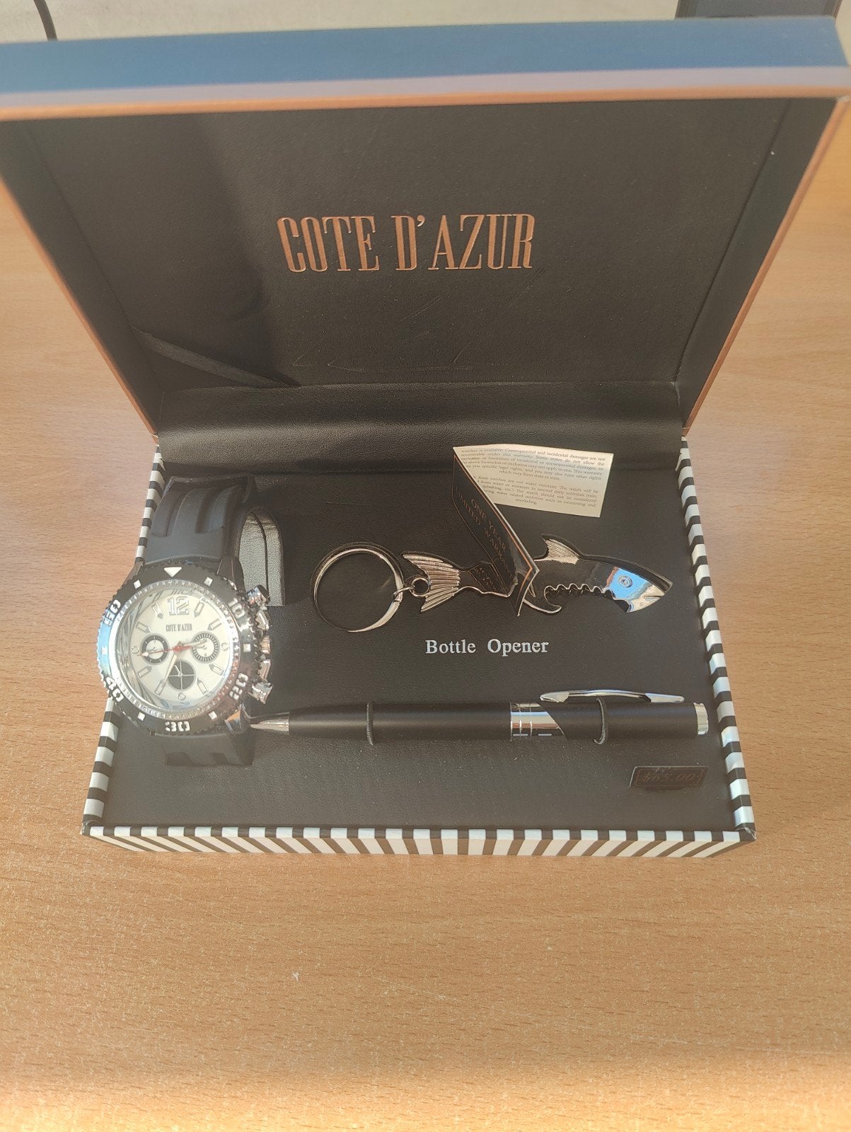 Montre + Stylo + Porte-clés décapsuleur requin, Enlèvement ou Envoi