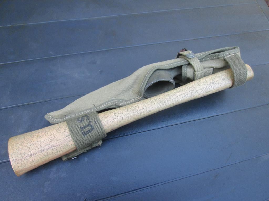 US Army pikhouweel in canvas hoes leuk gemarkeerd met datum., Ophalen of Verzenden