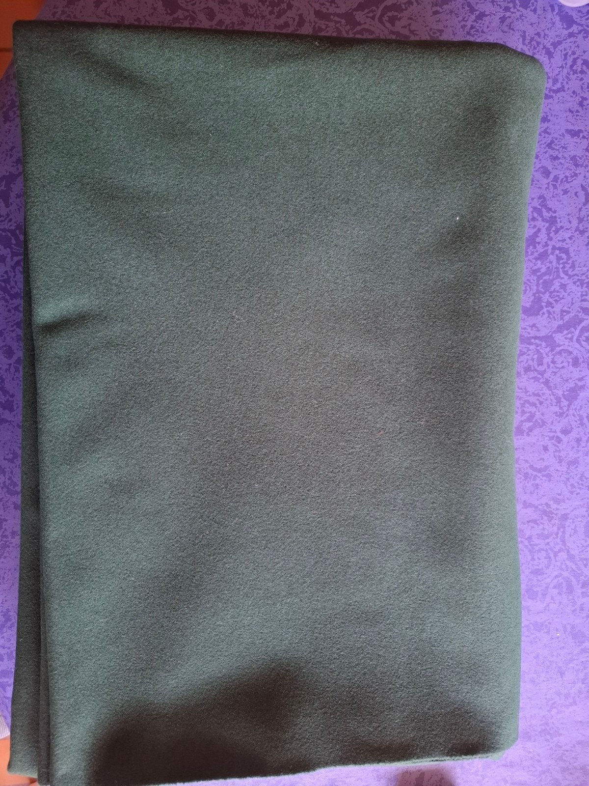 Tissu feutre vert, fil, biais et boutons, Ophalen, Groen