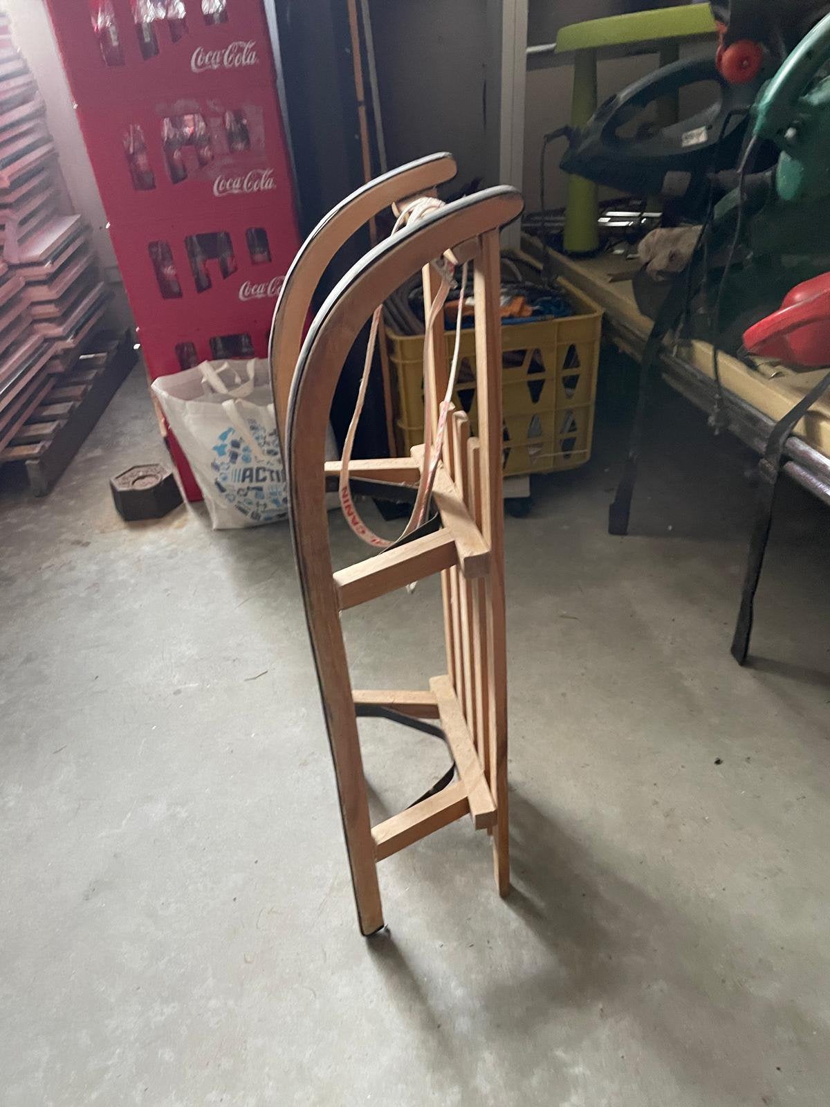 Traîneau en bois avec patins métalliques en bon état, Enlèvement, Utilisé, Bois