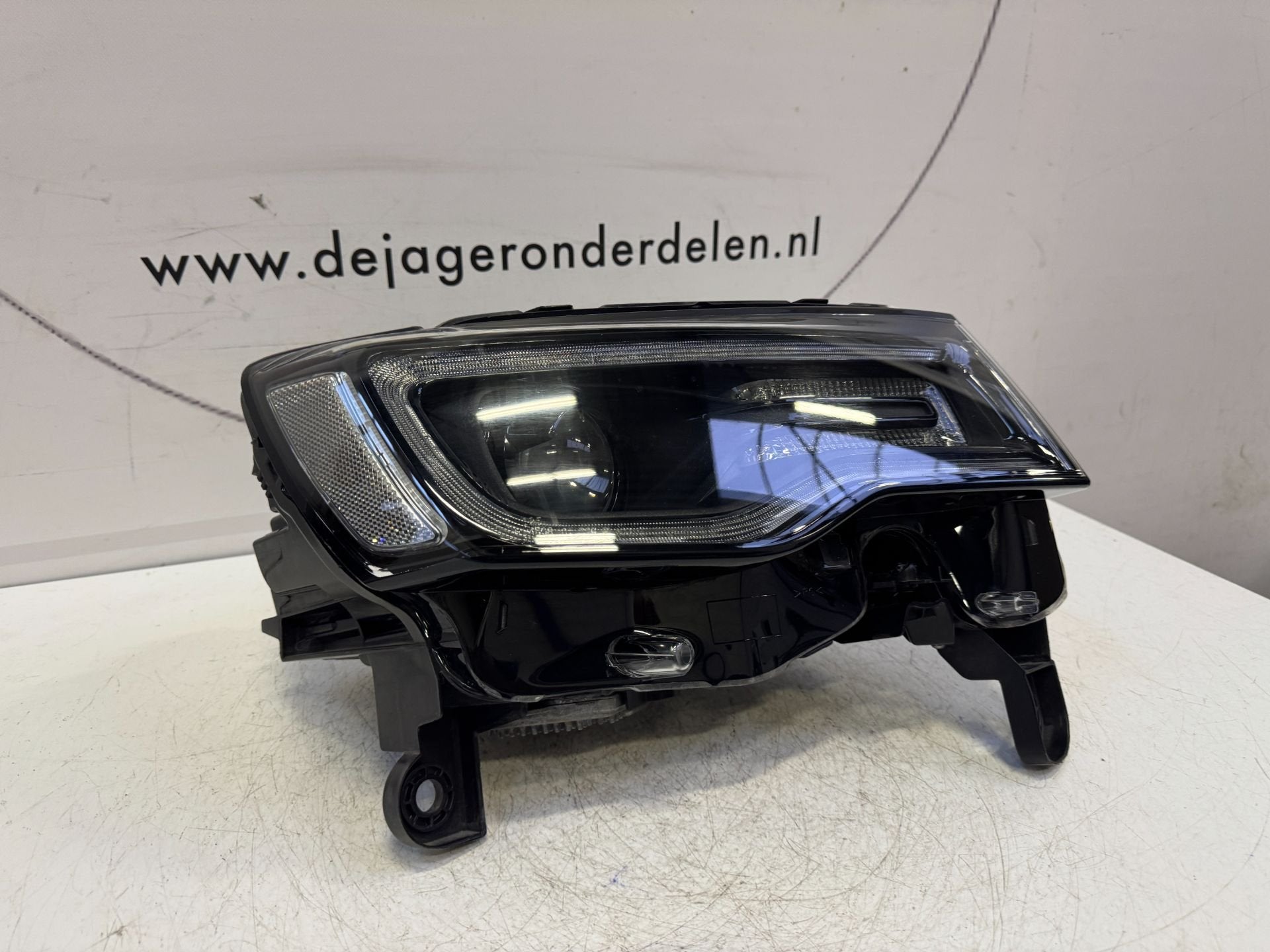 JEEP GRAND CHEROKEE BI XENON FACELIFT KOPLAMP SRT 68266650AG, Gebruikt, Stellantis N.V., Info@stellantis.com, Taurusavenue 1
2132 LS  Hoofddorp, NL