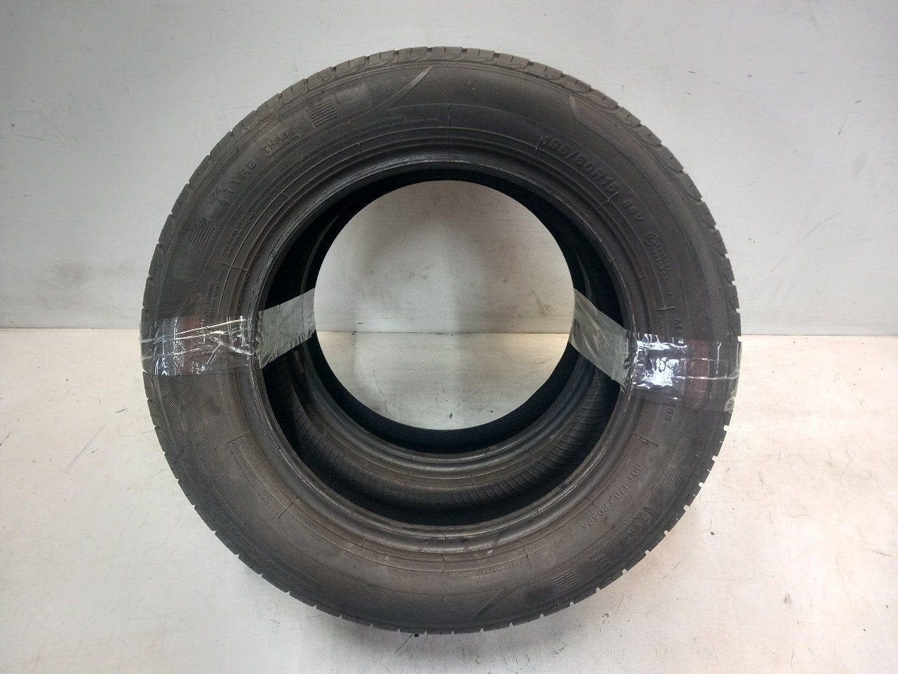 Bandenset 2 stuks Zomer 195/60 R15  Banden 15", Onderdelen@venauto.nl, Van der Ven Autorecycling B.V., Gebruikt, 15 inch