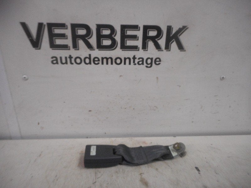 BLOC DE COURRIOIE ARRIÈRE Ford Ranger (01-1999/06-2006), Henry-Ford-Straße  1
50735  Köln, DE, Ford-Werke GmbH, Kunden@ford.com