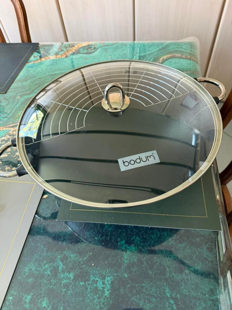 Bodum wokpan diameter 36 cm, Huis en Inrichting, Ophalen, Zo goed als nieuw, Gietijzer, Wok
