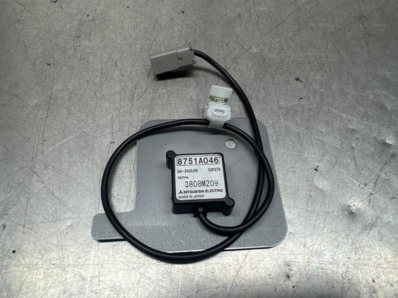 ANTENNE GPS Outlander (GF / GG) (|8751A046|3808M209|), Utilisé, Mitsubishi
