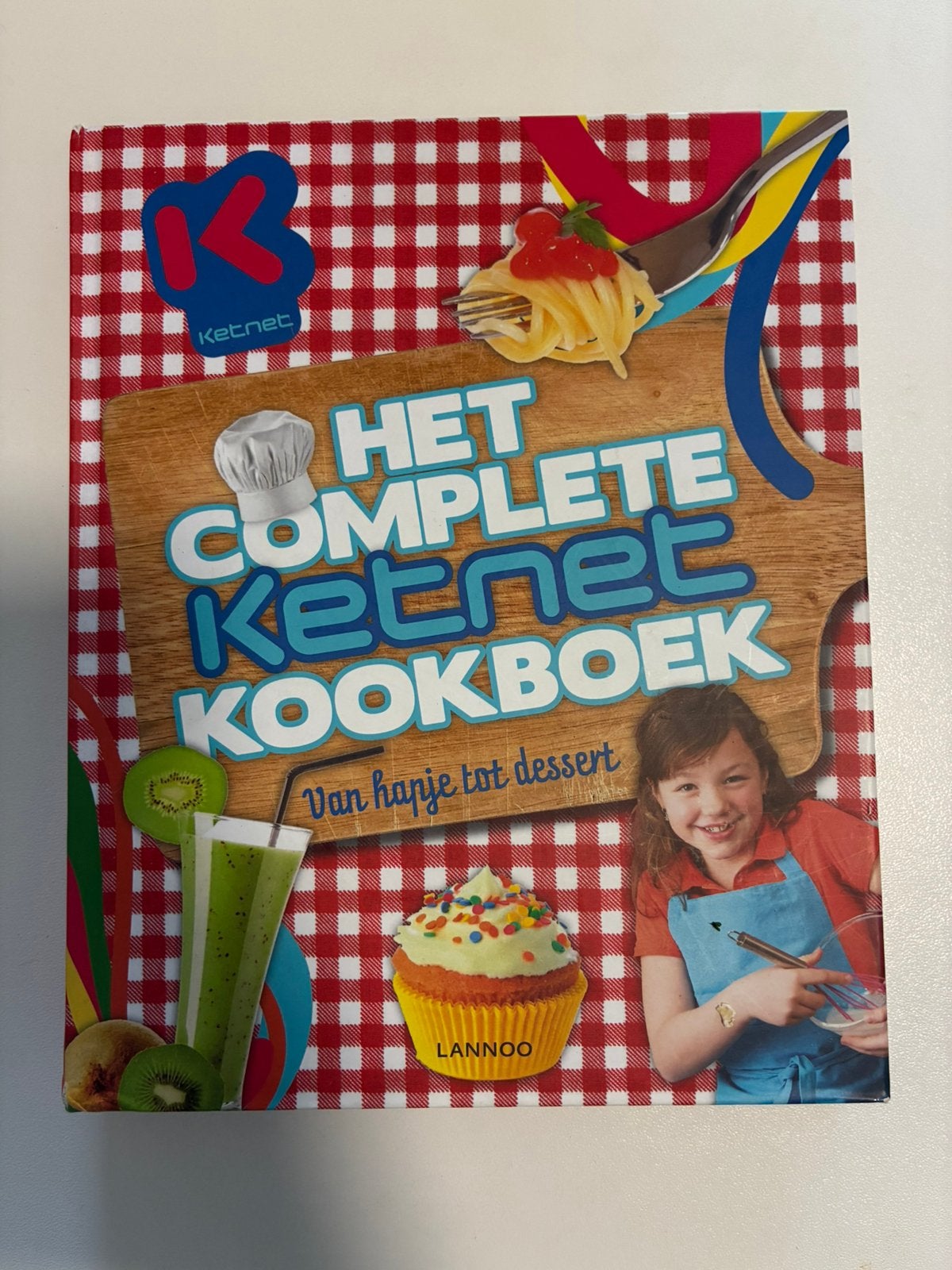 Hilde Smeesters - Het complete Ketnet kookboek, Boeken, Non-fictie, Ophalen of Verzenden, Zo goed als nieuw, Hilde Smeesters; Sabrina Crijns