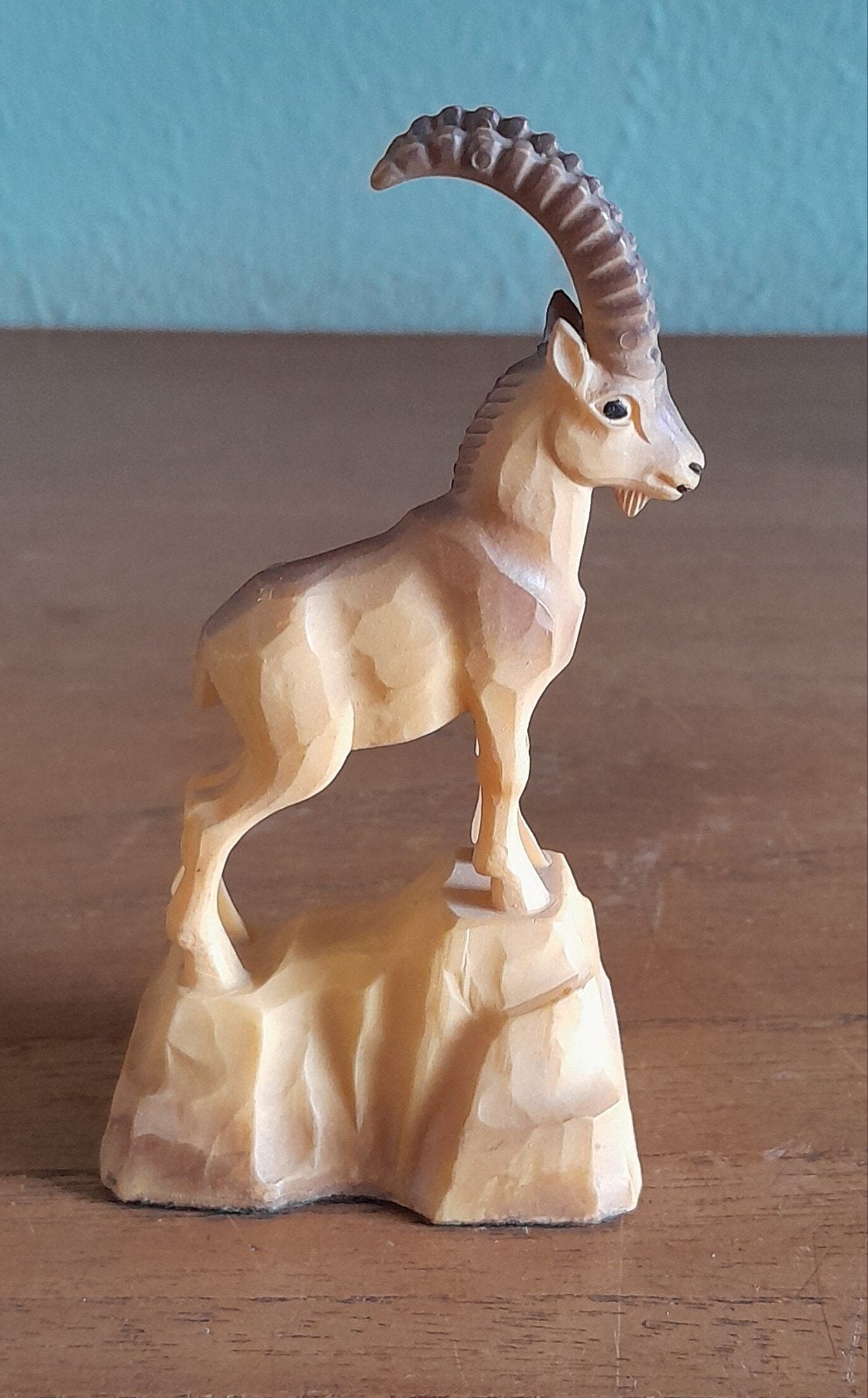 Prachtige steenbok...op rots., Ophalen of Verzenden, Beeldje of Figuurtje