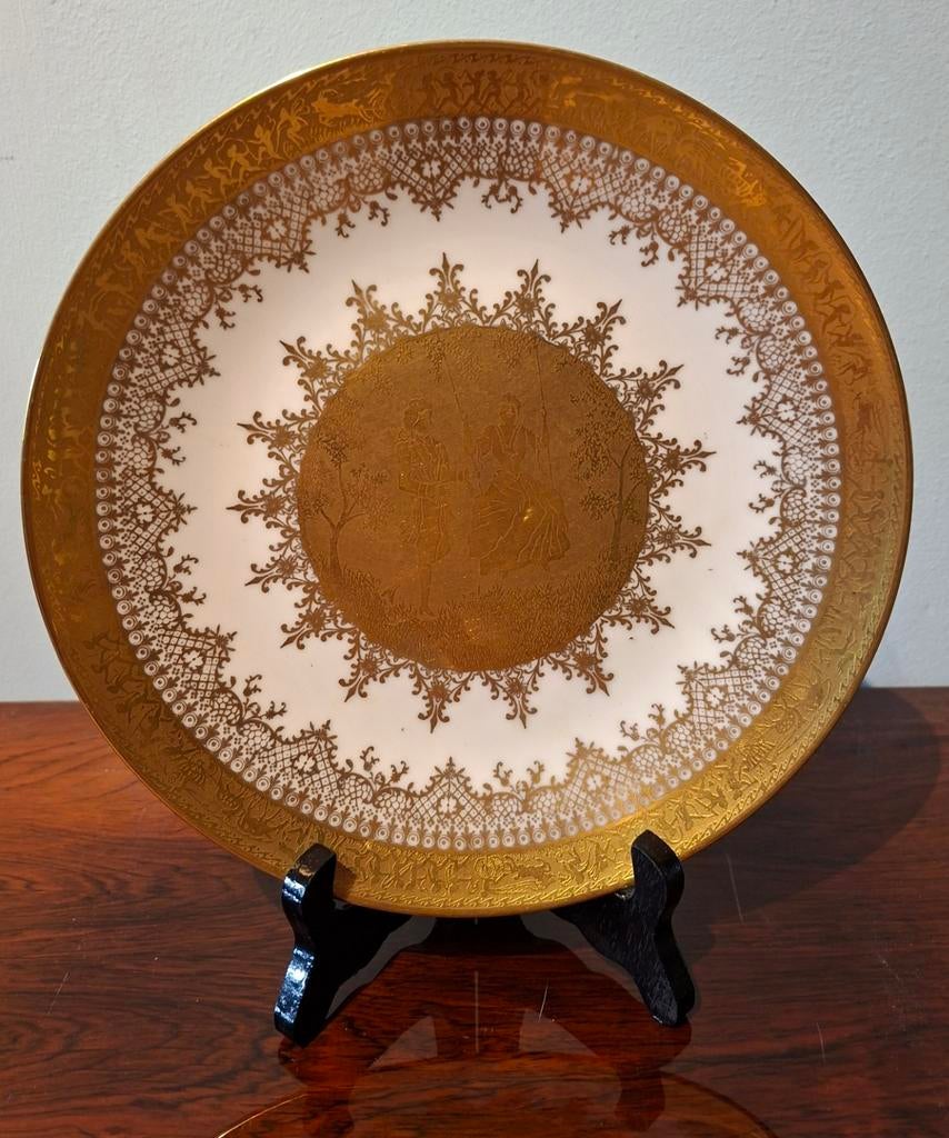 MAGNIFIQUE ASSIETTE EN PORCELAINE AVEC FEUILLE D'OR ! ! !, Antiquités & Art, Enlèvement ou Envoi