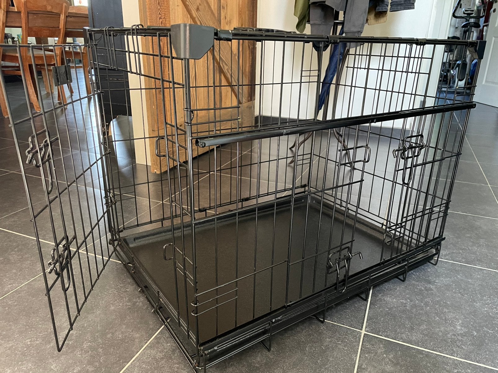 zwarte bench 77x54x60cm met 2 ingangen, Dieren en Toebehoren, Ophalen, Zo goed als nieuw