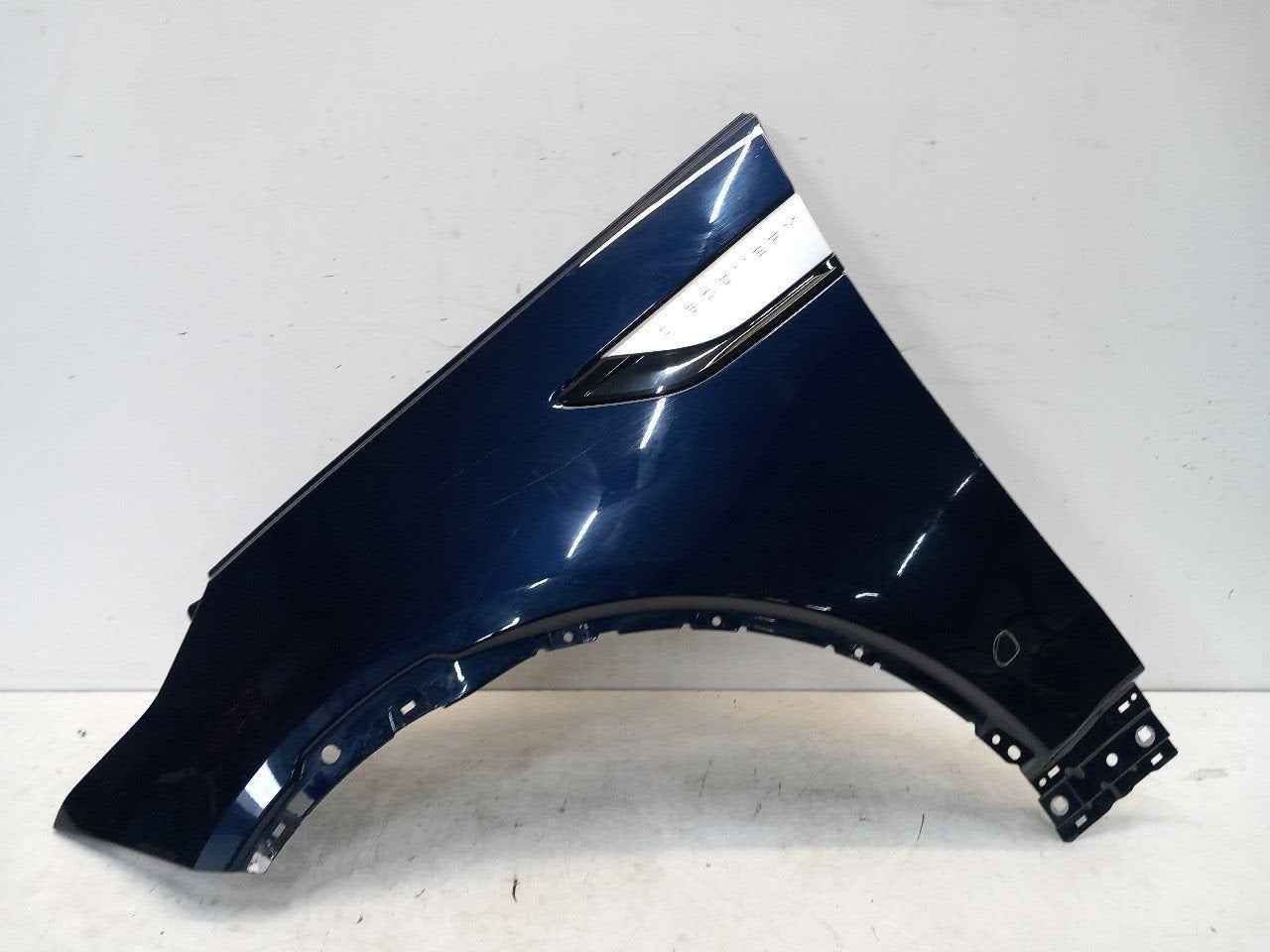 Spatbord links voor Land Rover Discovery, Onderdelen@venauto.nl, Van der Ven Autorecycling B.V., Land Rover, Ettenseweg 76, 4706 PB Roosendaal, The Netherlands