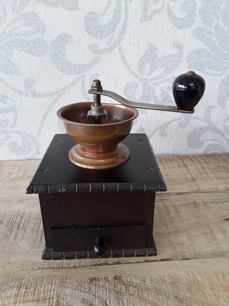 Oude koffiemolen made in Germany, Ophalen