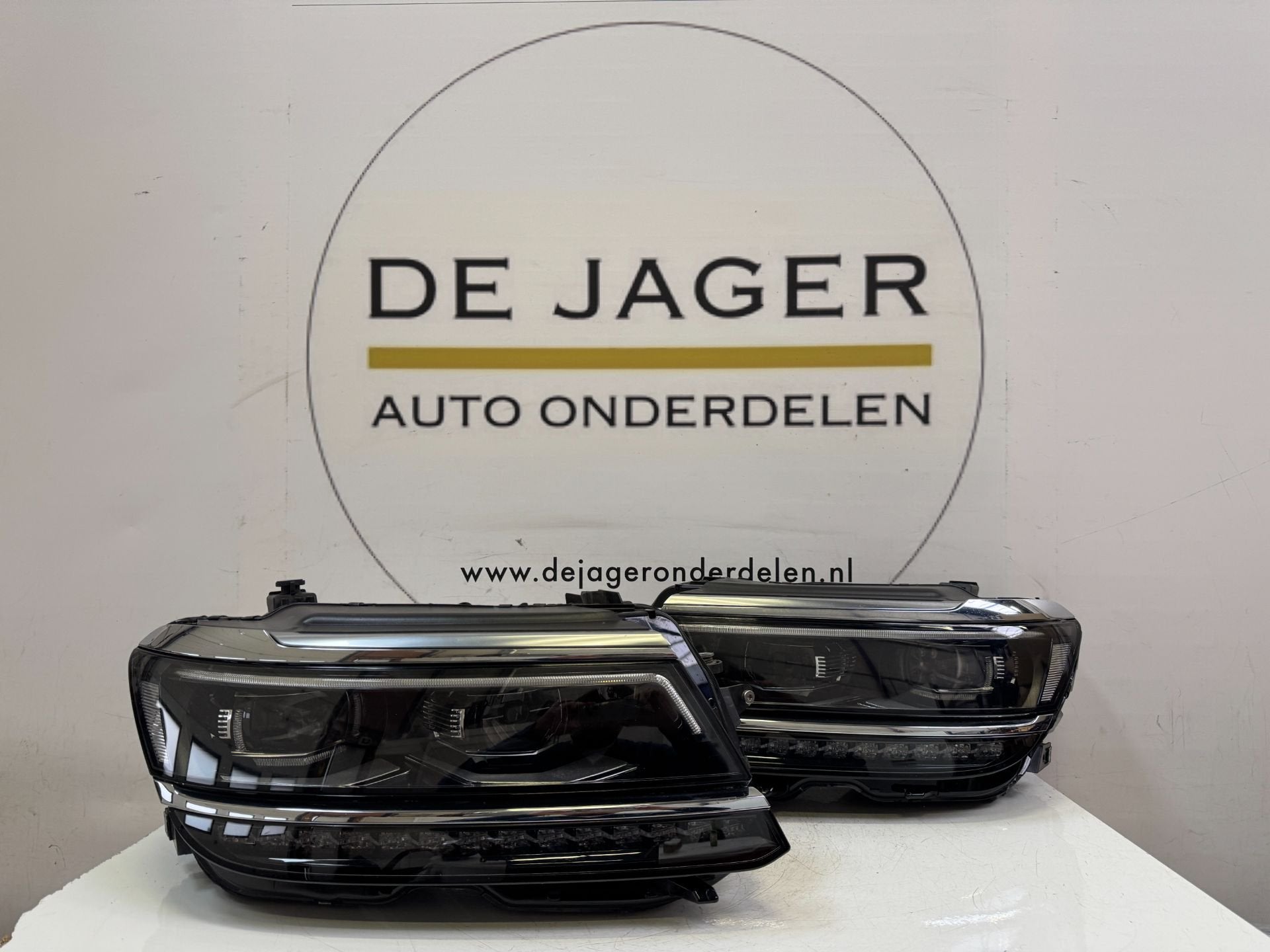 Phare avant droit Full LED pour VW Tiguan 5NA 5NB (r f rence, Volkswagen, Volkswagen AG, Vw@volkswagen.de, Utilisé