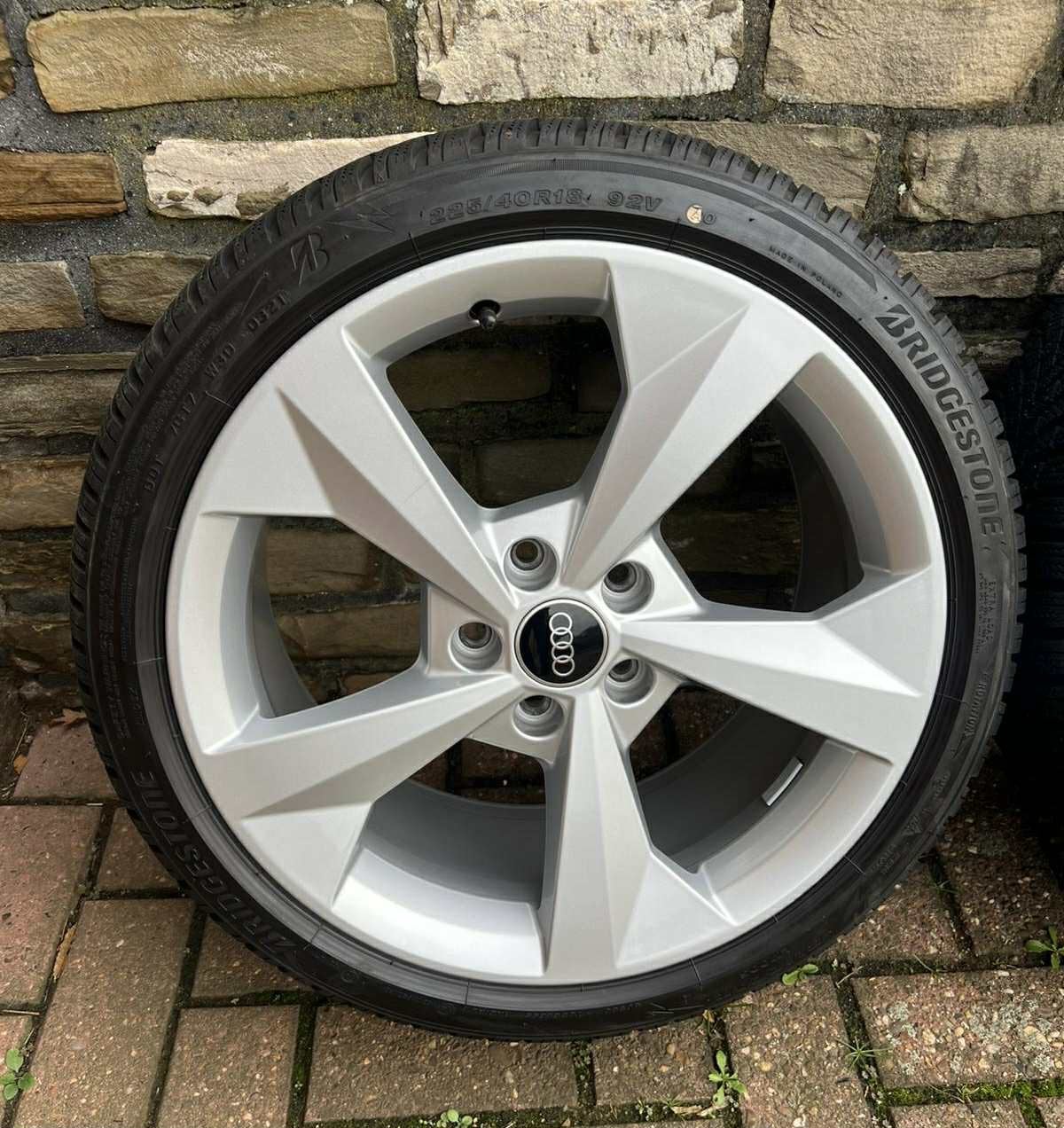 KIT HIVER AUDI A3 S LINE 225/40/R18 EN ÉTAT DE DÉMONSTRATION, Pneus et Jantes, Pneus hiver, Véhicule de tourisme, 18 pouces