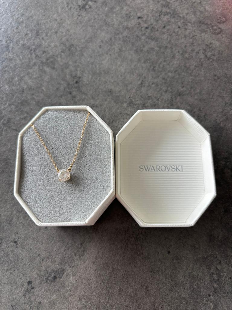 Swarovski gouden halsketting, Handtassen en Accessoires, Met kristal, Ophalen of Verzenden, Zo goed als nieuw, Goud