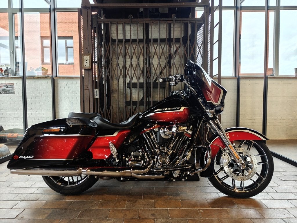 Harley-Davidson TOURING FLHXSE CVO Street Glide, Occasion, Plus de 35 kW, 1923 cm³, Info@freedom-machines.be