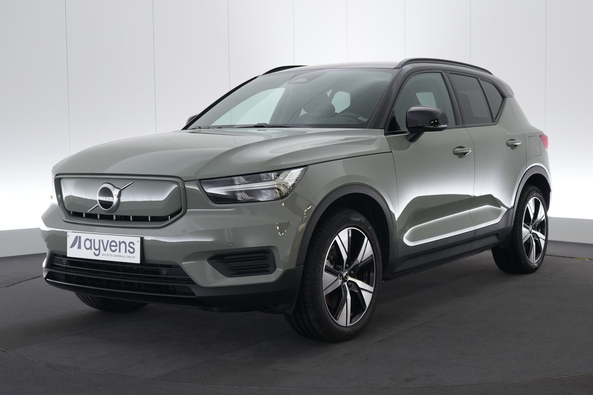 (2BXC229) VOLVO XC40, Auto's, Automaat, Gebruikt, Lichtsensor, 5 zetels