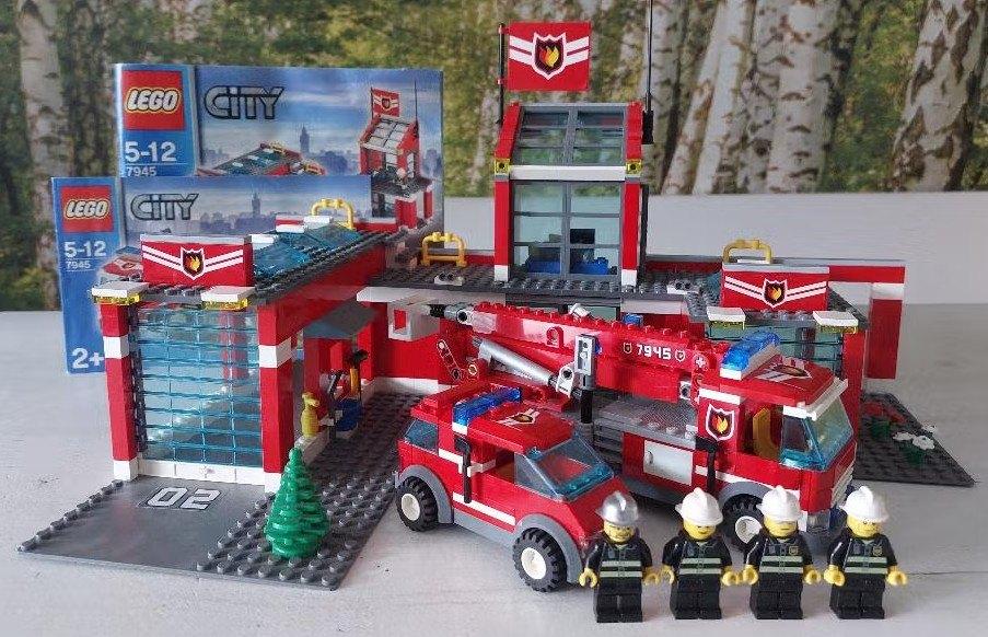 Lego city 7945 Brandweerkazerne, Kinderen en Baby's, Speelgoed | Duplo en Lego, Ophalen, Compleet, Lego, City