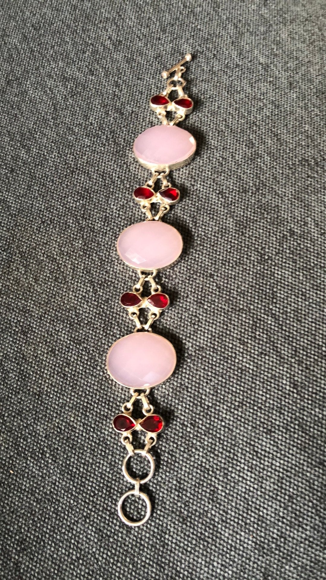 Bracelet pierres naturelles roses et rouge rubis, Enlèvement ou Envoi, Comme neuf, Rouge