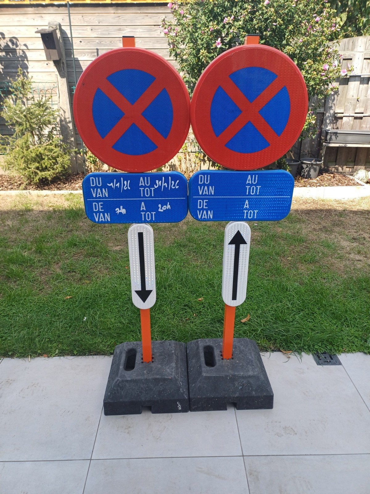 TE HUUR E1 parkeer verbodsborden, Enlèvement, Comme neuf
