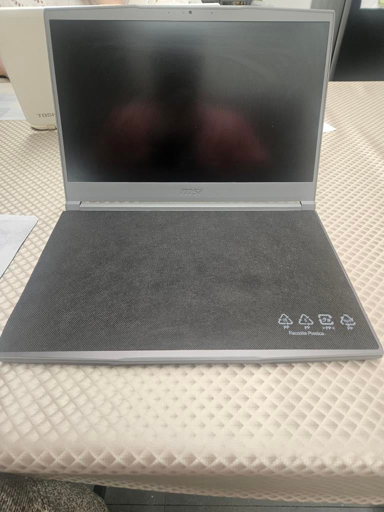 M S I GAMING LAPTOP met nog jaar garantie media markt !!!!!!, Computers en Software, Ophalen of Verzenden