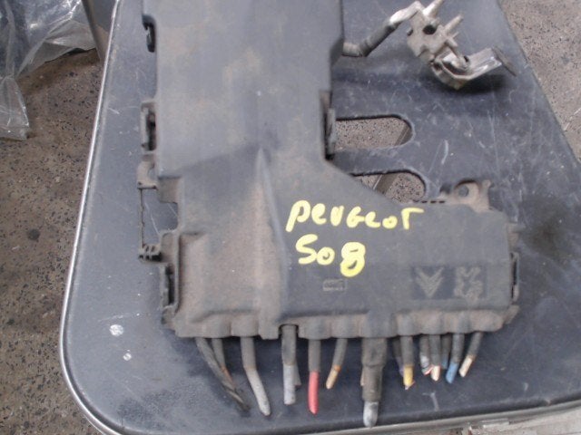 Boite à fusibles Peugeot 508 2011-2014 9805119780 (667A), Autos : Pièces & Accessoires, Enlèvement, Utilisé, Peugeot