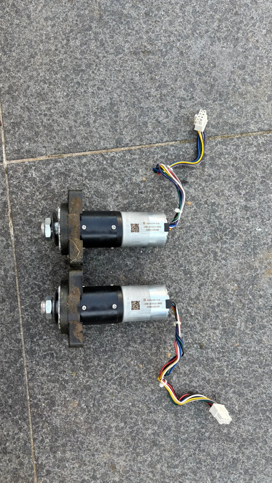 2 wielmotoren gardena 1 mes motor en loop sensor board, Ophalen, Zo goed als nieuw