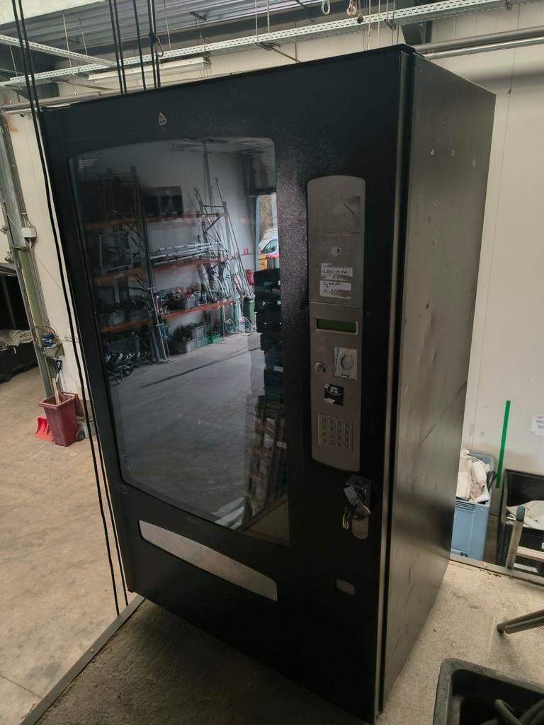 Drank automaat, Ophalen