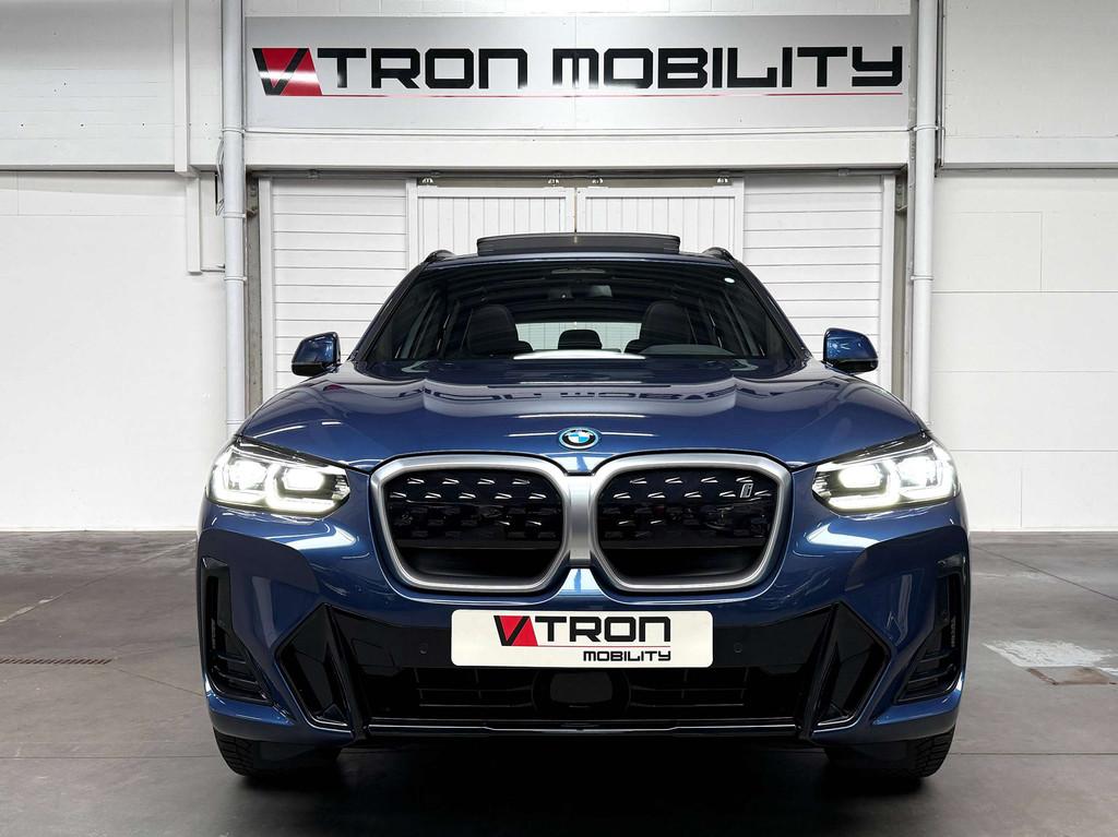 BMW iX3 iX3 SoH 99,75% 80 kWh M-PACK PANO*CAMERA*CARPLAY*DAB, Auto's, BMW, Automaat, Achterwielaandrijving, Gebruikt, Zwart
