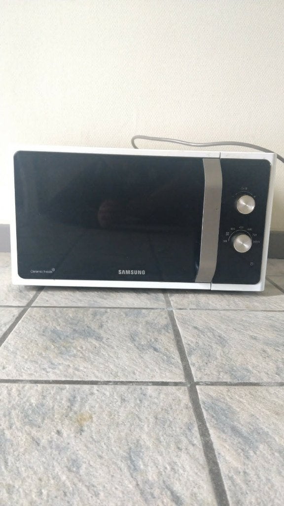 Four à micro-ondes SAMSUNG, Electroménager, Micro-ondes, Comme neuf, Autoportant, Moins de 45 cm, Four, Plaque tournante, Enlèvement