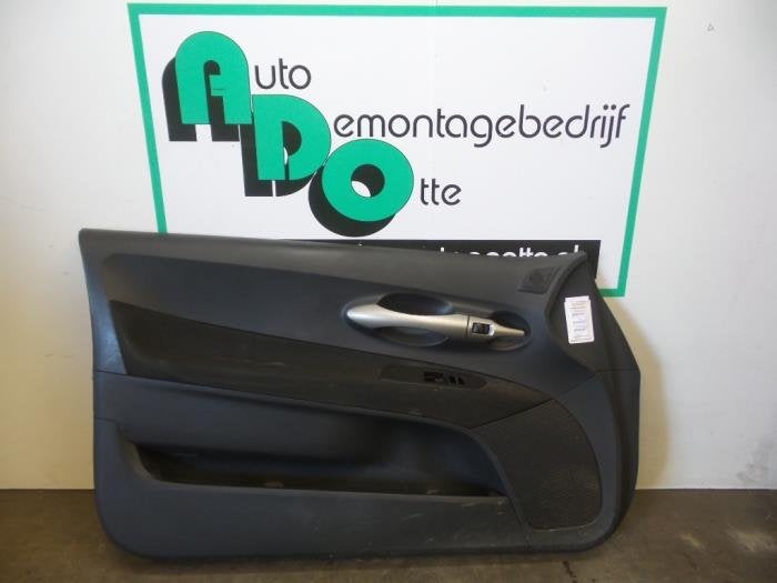 Portierbekleding 2Deurs links van een Toyota Auris (Auris 07, Gebruikt, -, -, Ophalen of Verzenden