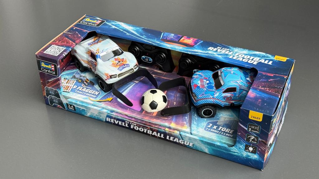 Voetbal auto’s met afstandbediening Revell, Hobby en Vrije tijd, Ophalen, Nieuw, Elektro