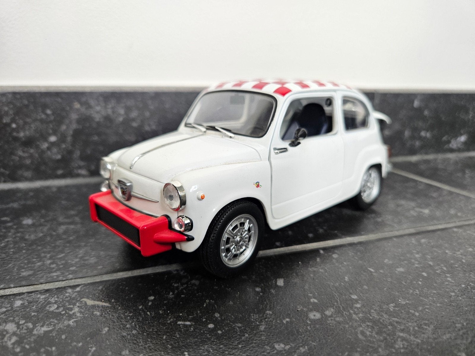 Solido Fiat 600 Abarth 850 TC-1961 1/18, Hobby & Loisirs créatifs, Enlèvement ou Envoi, Solido