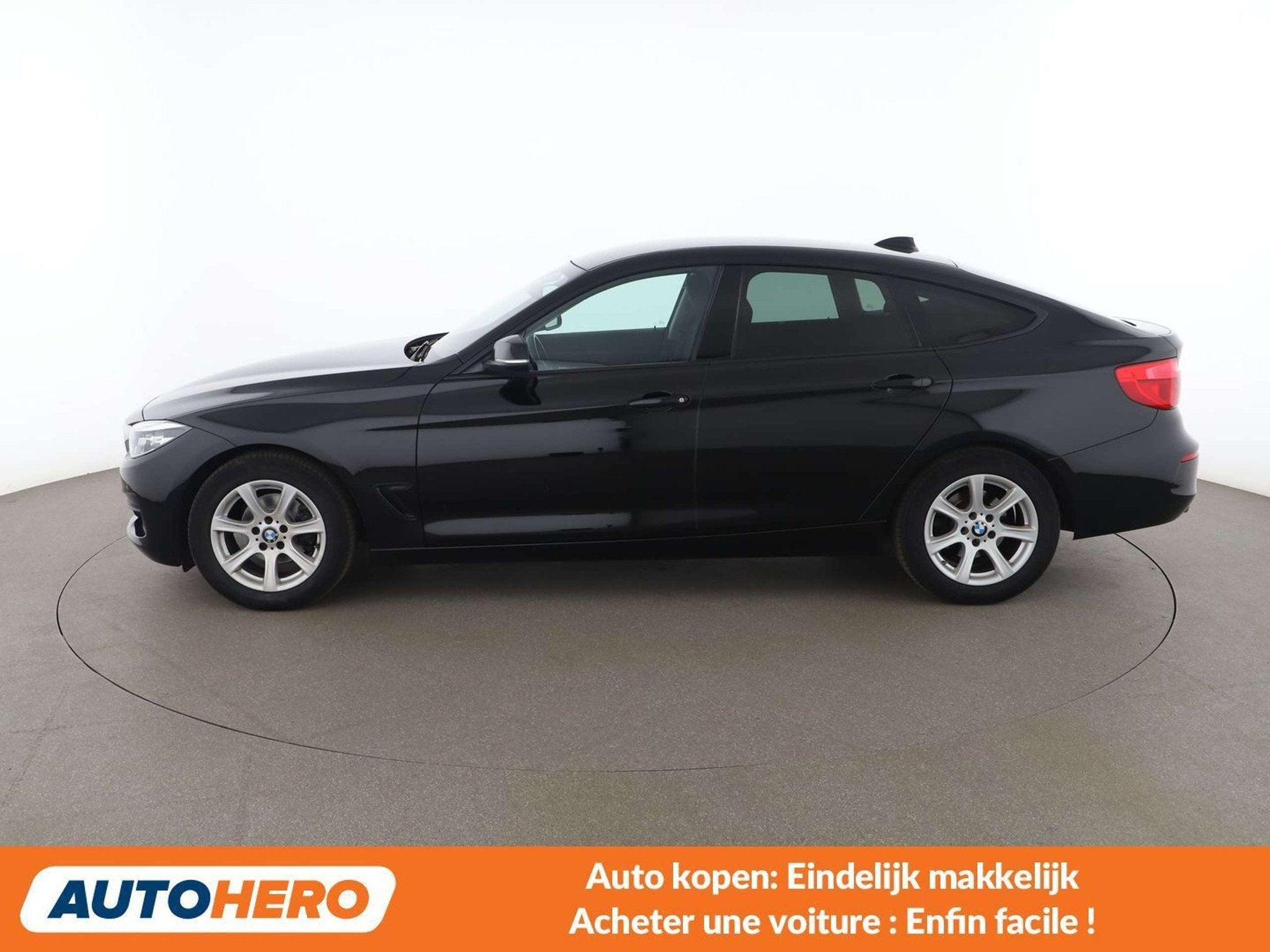 BMW 3 Serie 318 318d GT Advantage (bj 2016, automaat), Auto's, Automaat, Zwart, Lichtsensor, 150 pk