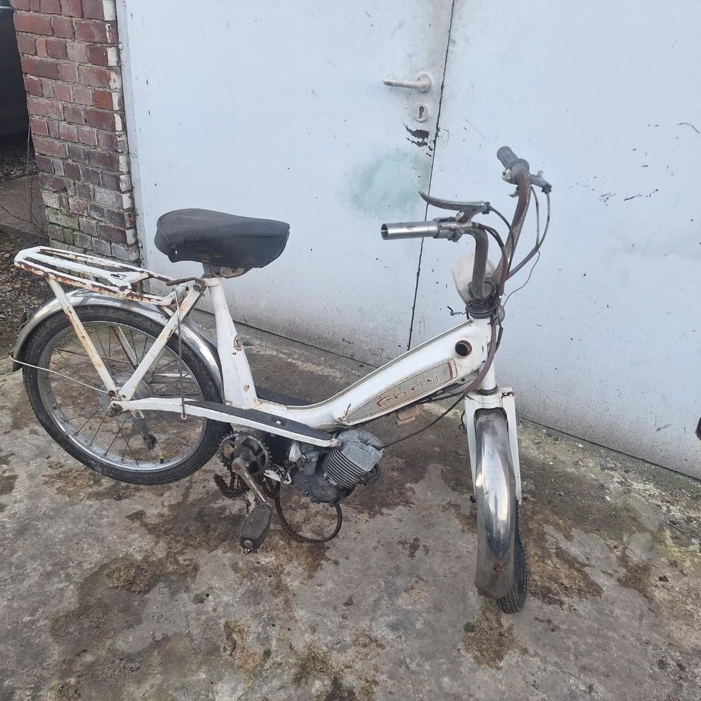 Motobecane-snoepje met papier, Fietsen en Brommers, Ophalen