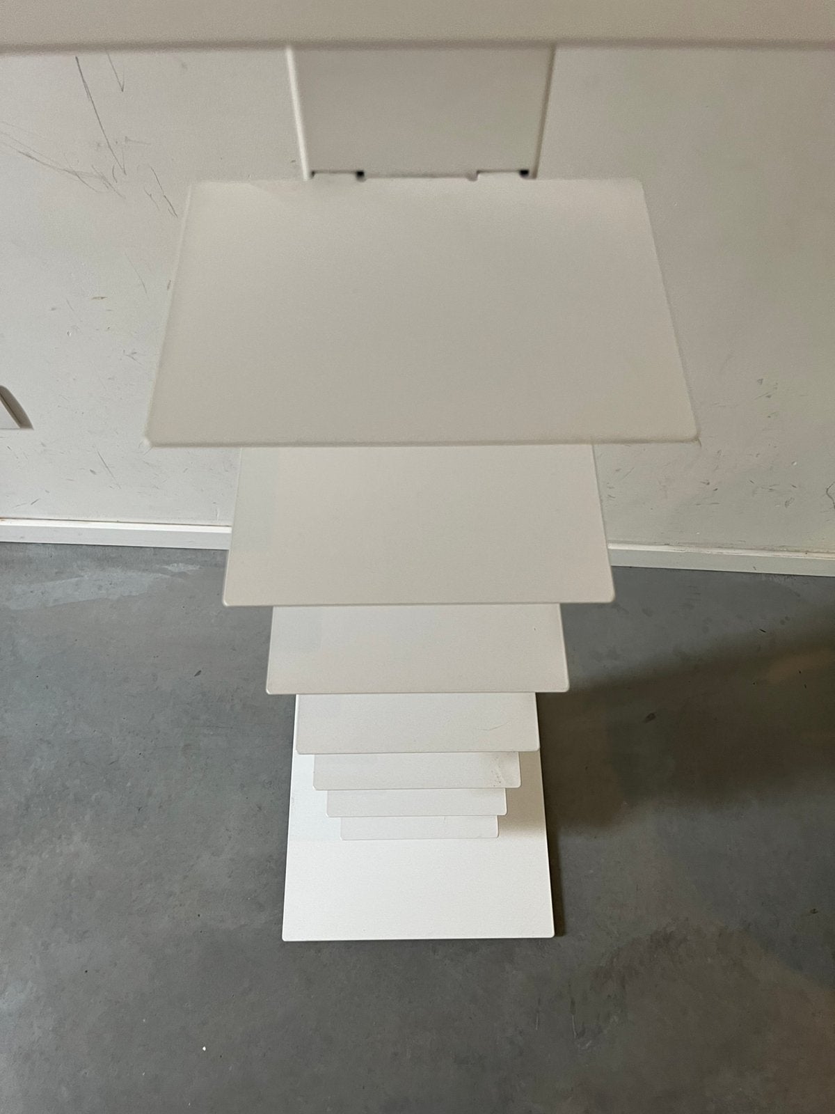 Design boekenrek, Enlèvement