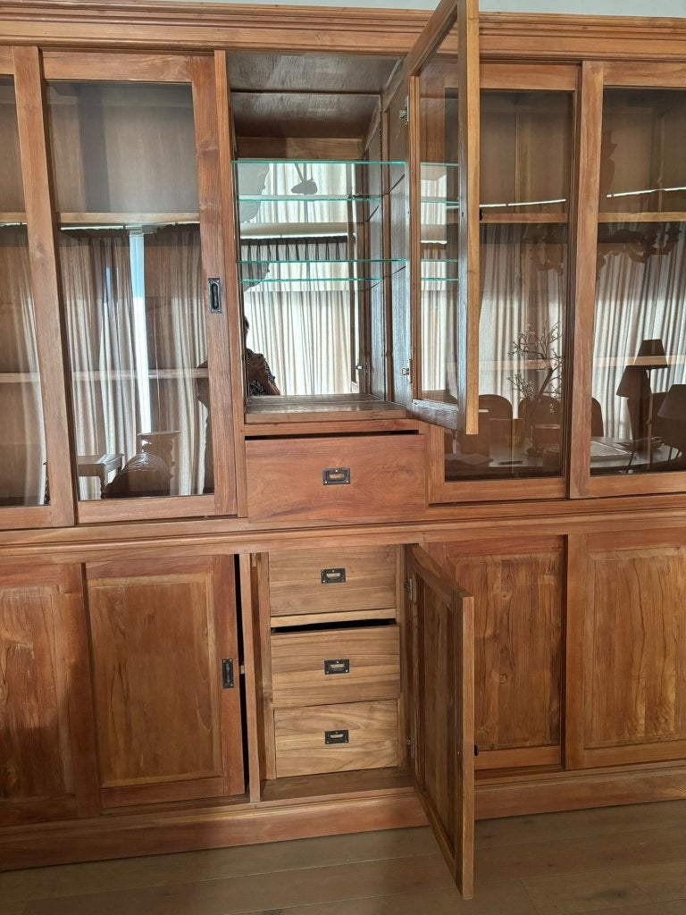 Grote buffetkast / vitrinekast, Huis en Inrichting, Ophalen, 200 cm of meer, Met lade(s), Zo goed als nieuw
