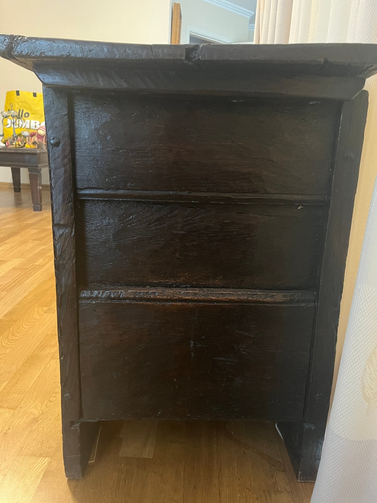 Antieke houten kist, Ophalen