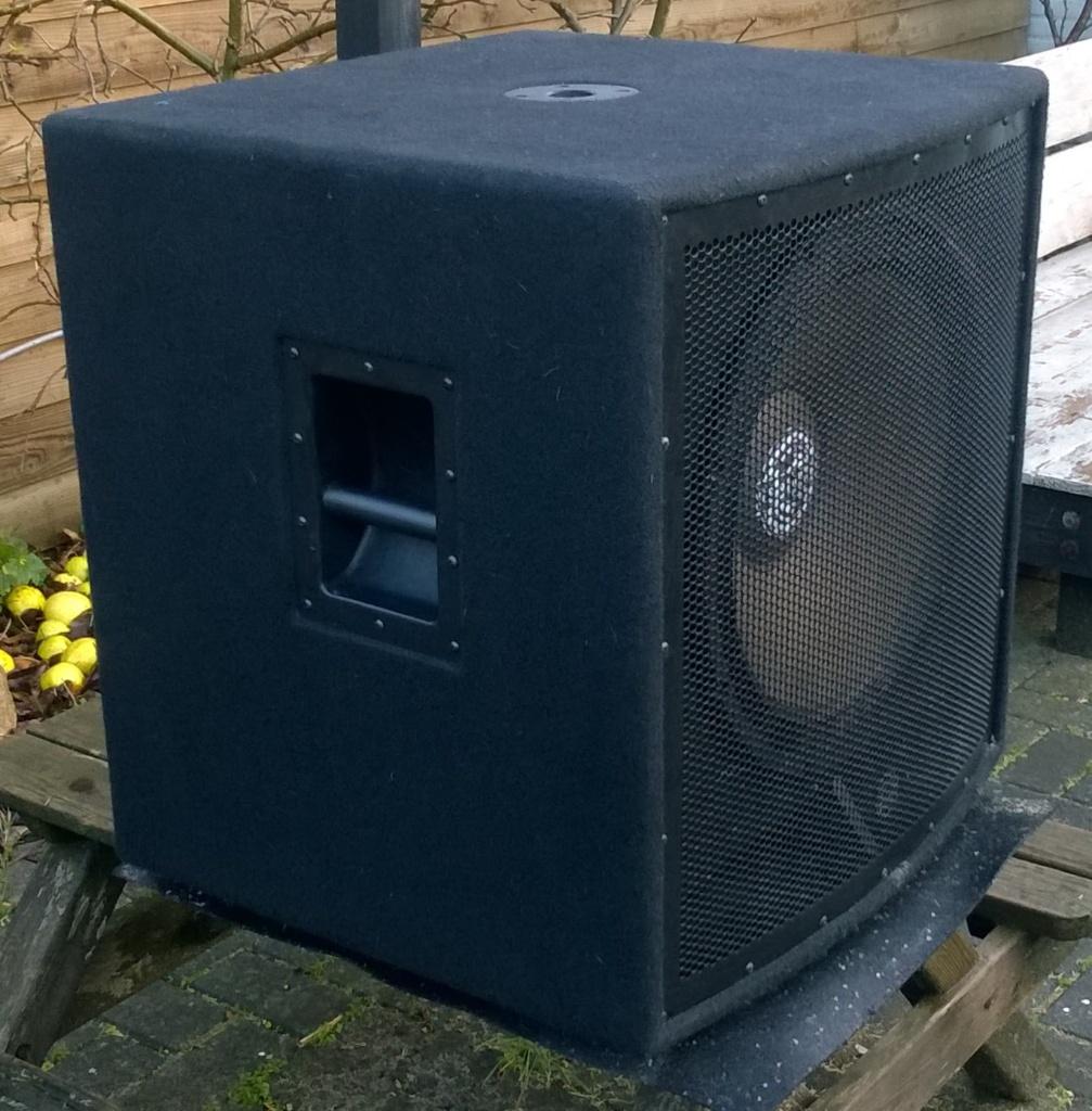 Luidsprekers subs 18 inch 500-1000 Watt, 2 stuks, Audio, Tv en Foto, Luidsprekerboxen, Zo goed als nieuw, Subwoofer, 120 watt of meer