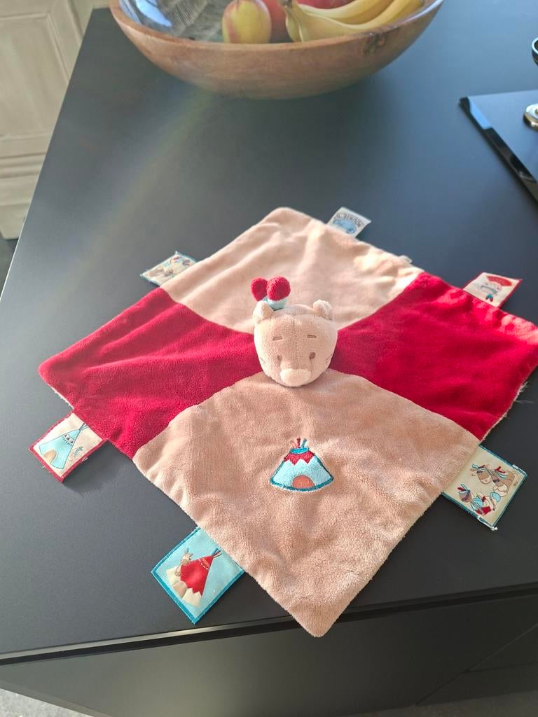Doudou NOUKIES, knuffeldier de indianenbeer. Begin 2000, Ophalen of Verzenden, Beer